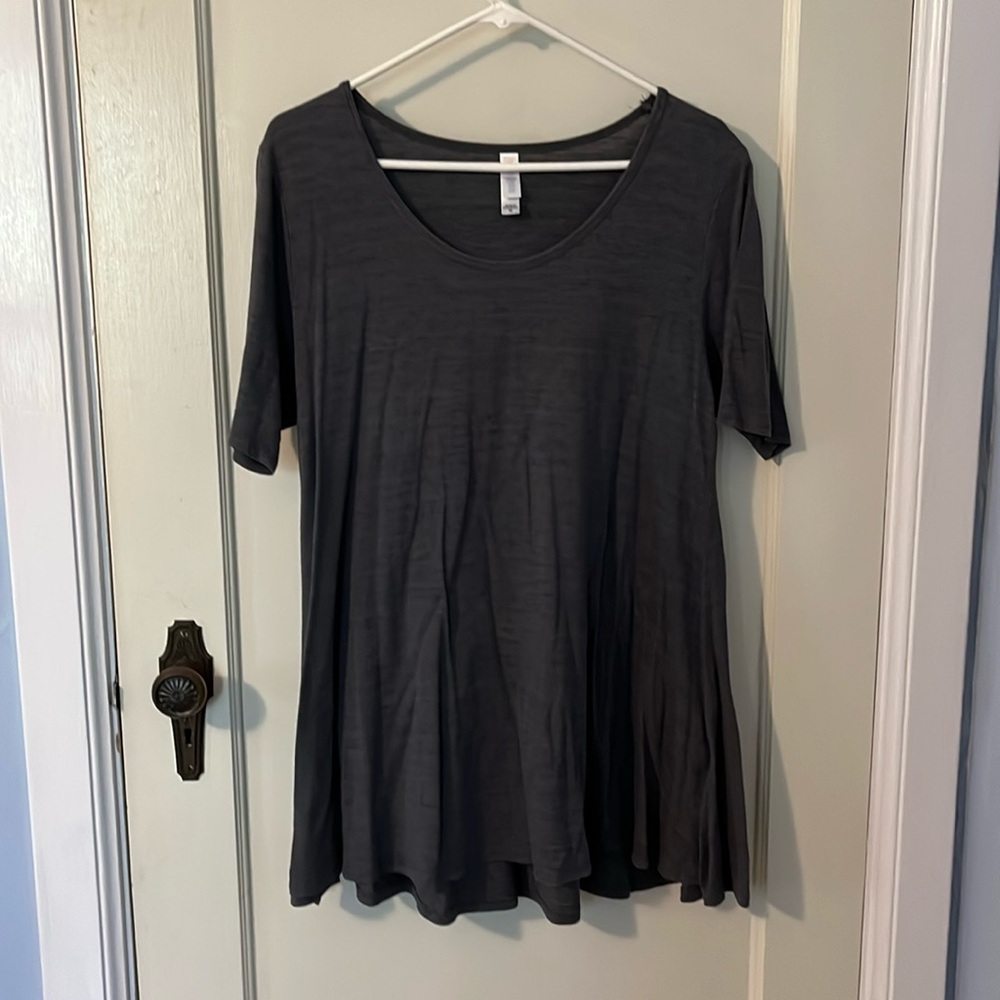 LuLaRoe Perfect T size M EUC